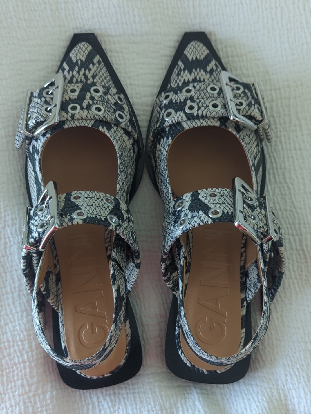 NEW In box Ganni Black & White Snake-Print Pointed Slingback Mules. - Picture 4 of 6